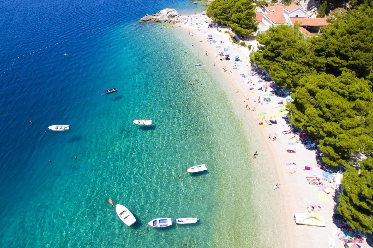 Apartments By The Sea Brela, Makarska - 11821 מראה חיצוני תמונה