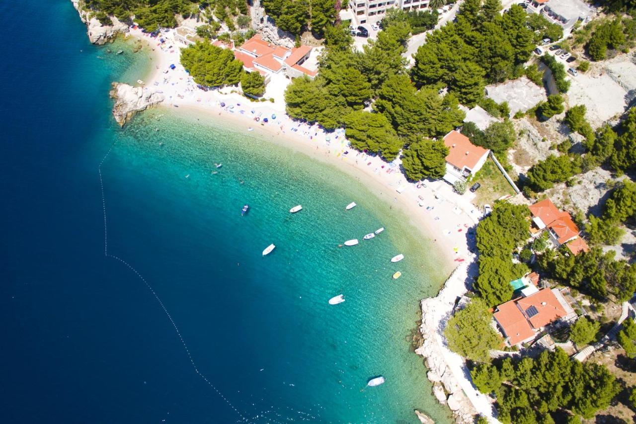 Apartments By The Sea Brela, Makarska - 11821 מראה חיצוני תמונה