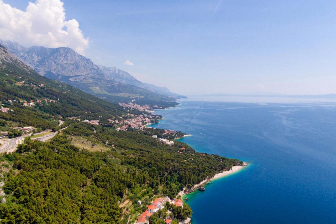 Apartments By The Sea Brela, Makarska - 11821 מראה חיצוני תמונה