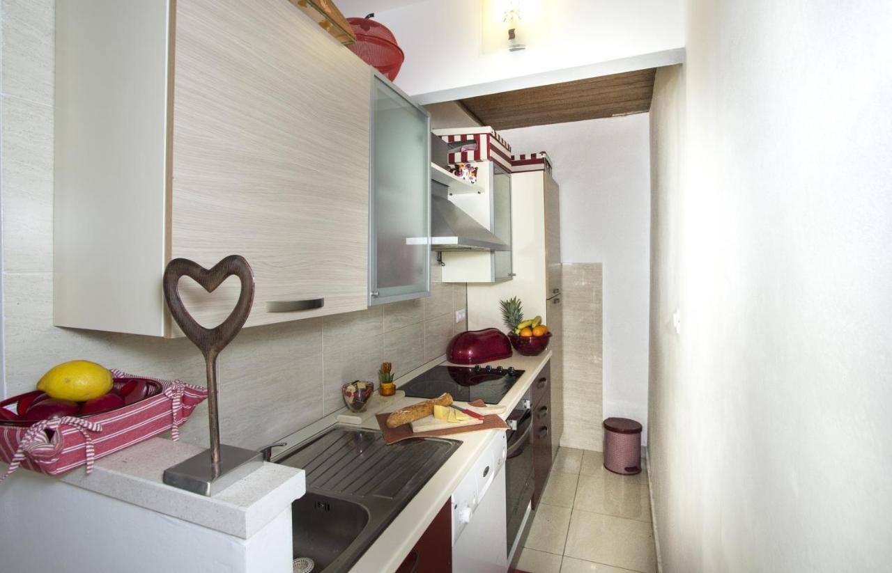 Apartments By The Sea Brela, Makarska - 11821 מראה חיצוני תמונה