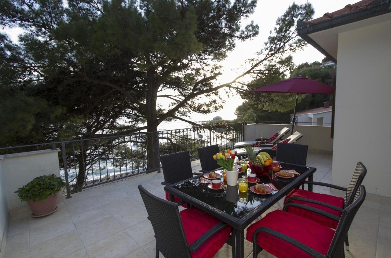 Apartments By The Sea Brela, Makarska - 11821 מראה חיצוני תמונה